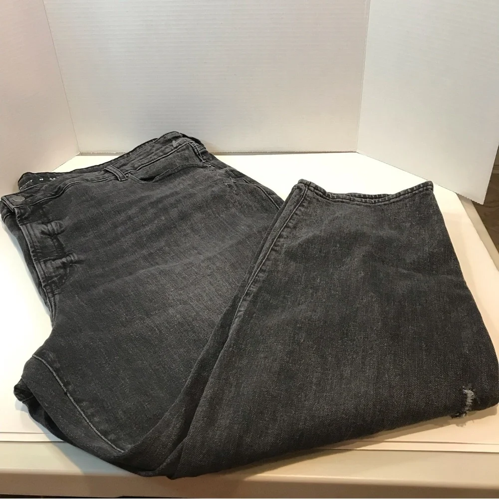 Old Navy Women High-Rise OG Straight Jeans - Picture 11 of 16